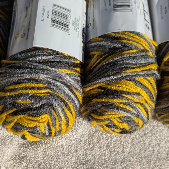 Barnat Premium Yarnspirations Goldmine Variegated Yarn, 3.5 Skiens, Gold & Grey - Picture 12 of 12
